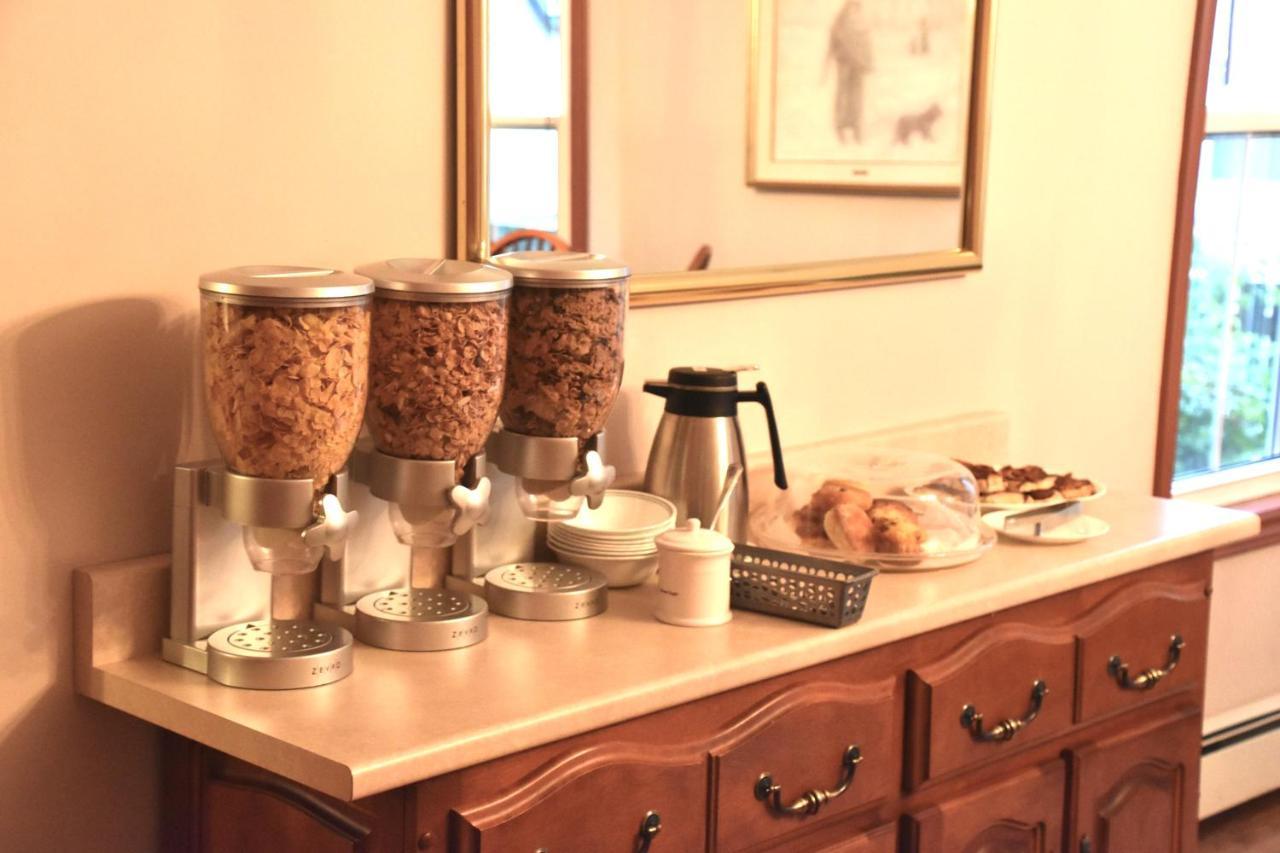 مبيت وإفطار تشارلوت تاون The Harbour House المظهر الخارجي الصورة